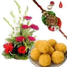 boondi-ladoo-with-flowers